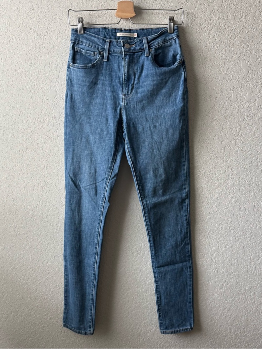 Levi's Women's Skinny Jeans in Classic Blue Wash